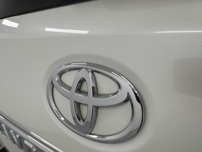 2021 Toyota Landcruiser Sahara VDJ200R 4X4 Dual Range Crystal Pearl