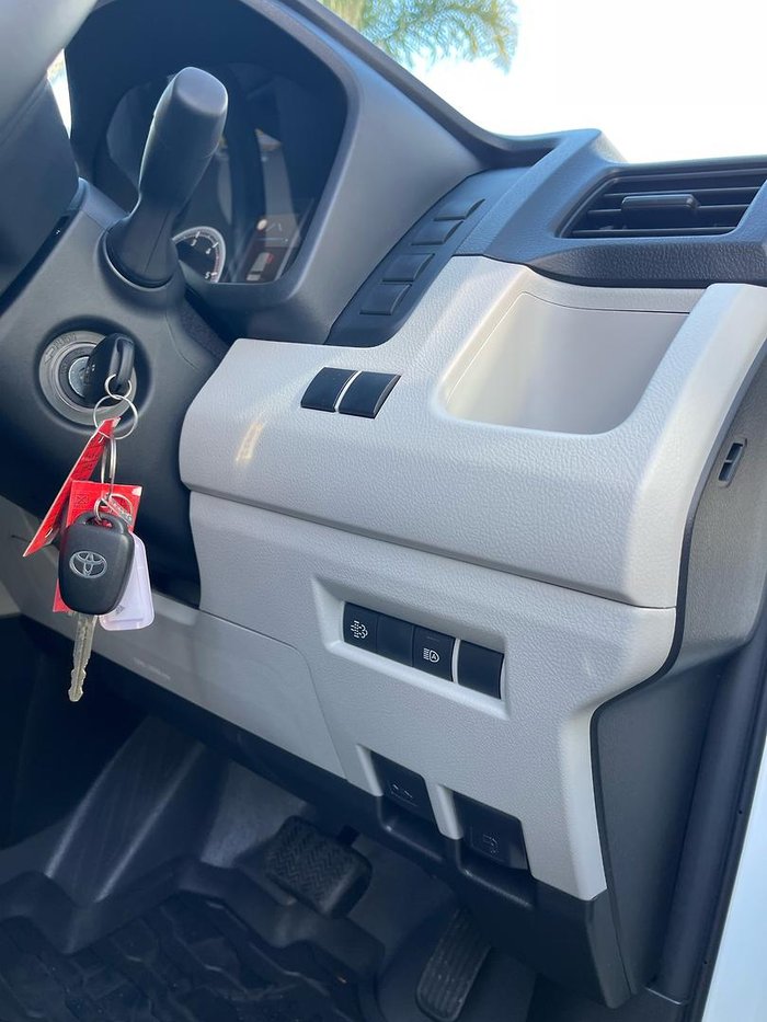 2025 Toyota Hiace Commuter GDH322R French Vanilla
