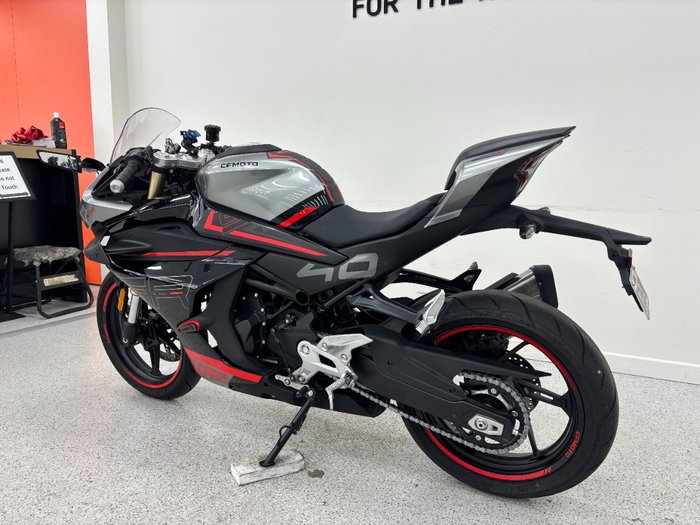 2023 CFMOTO 450 SR ABS ZIRCON BLACK