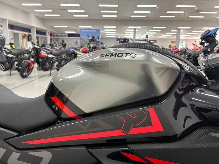 2023 CFMOTO 450 SR ABS ZIRCON BLACK