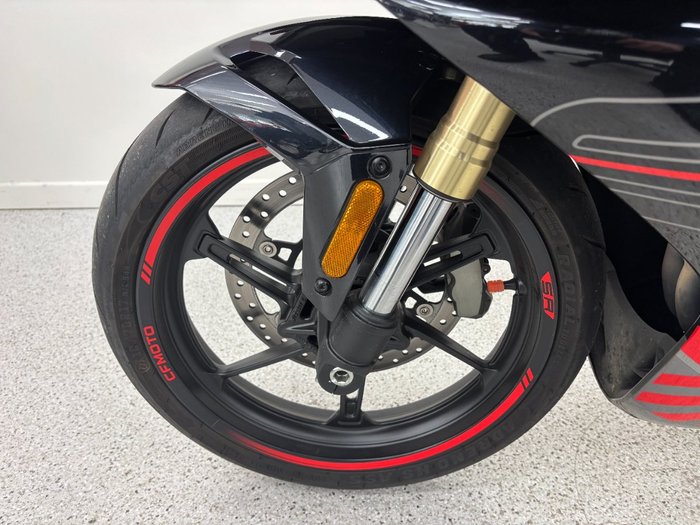 2023 CFMOTO 450 SR ABS ZIRCON BLACK