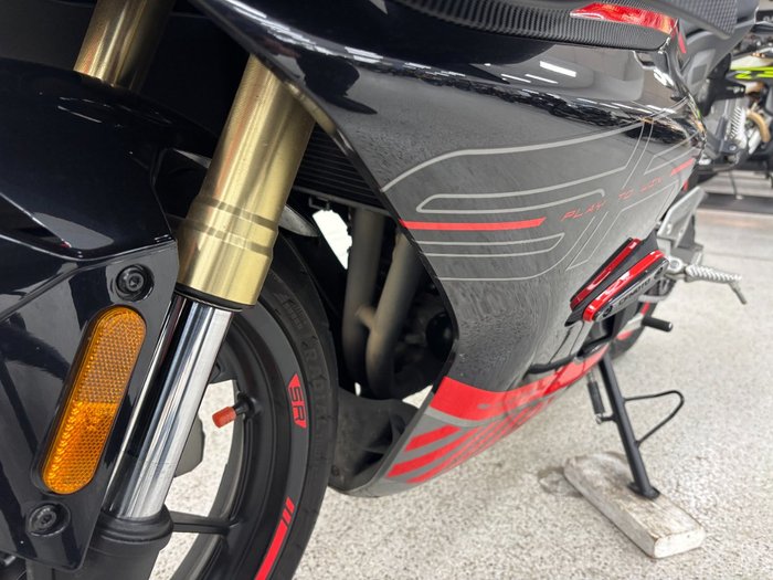 2023 CFMOTO 450 SR ABS ZIRCON BLACK