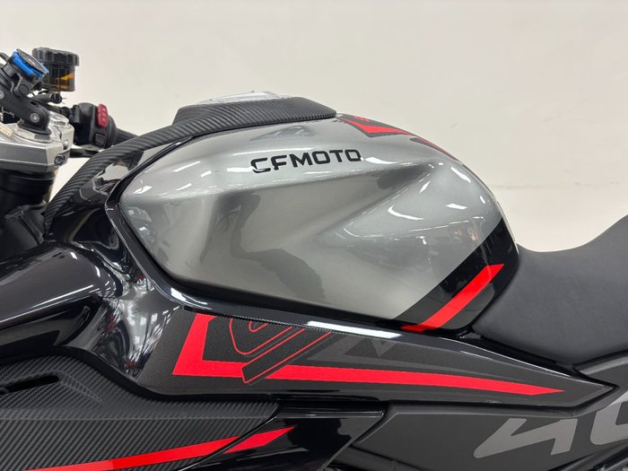 2023 CFMOTO 450 SR ABS ZIRCON BLACK