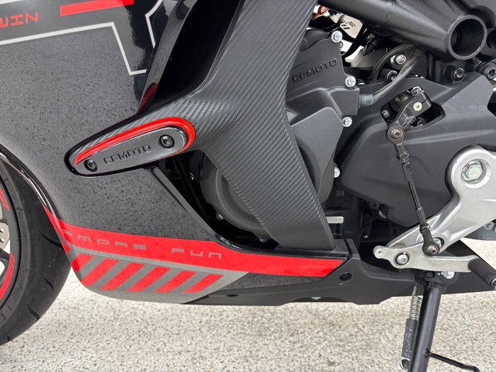 2023 CFMOTO 450 SR ABS ZIRCON BLACK