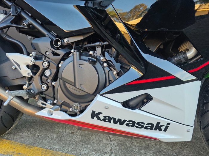 2022 Kawasaki NINJA 400 SE GREEN