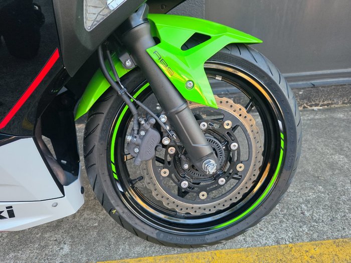 2022 Kawasaki NINJA 400 SE GREEN