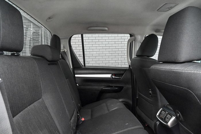 2022 Toyota Hilux SR5