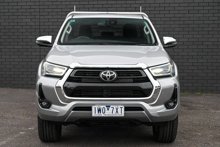 2022 Toyota Hilux SR5