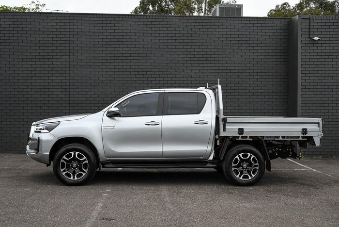2022 Toyota Hilux SR5