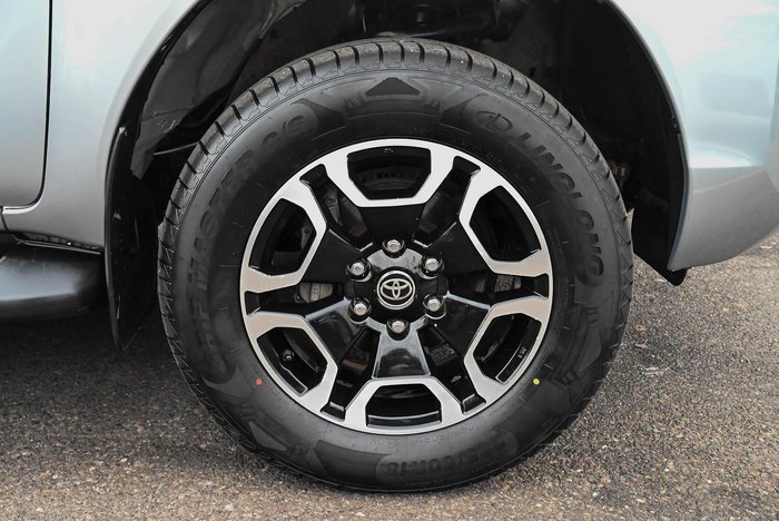 2022 Toyota Hilux SR5