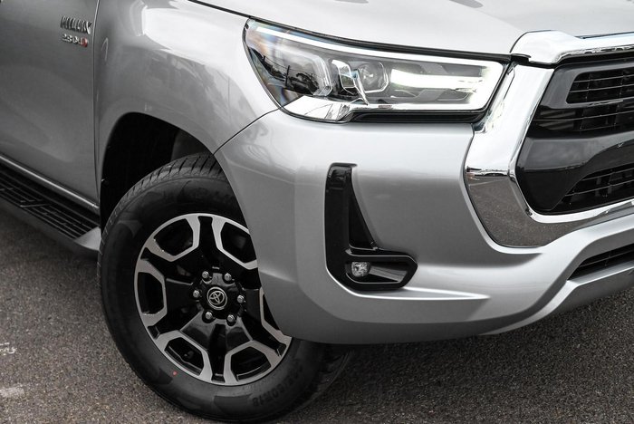 2022 Toyota Hilux SR5