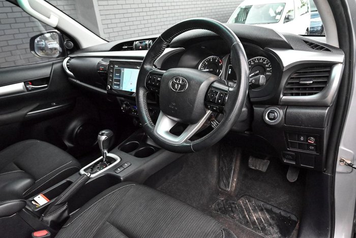 2022 Toyota Hilux SR5
