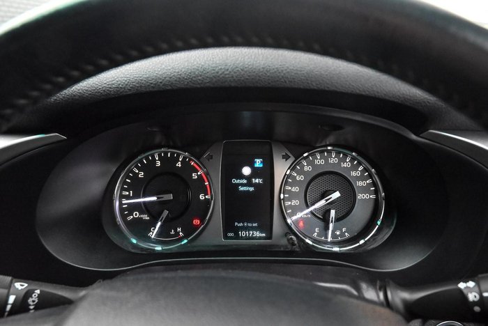 2022 Toyota Hilux SR5