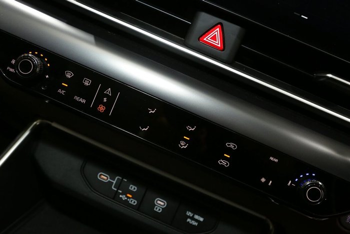 2024 Kia Carnival S