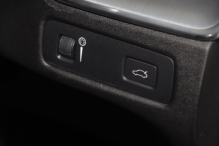 2020 Volvo XC60 T5 Momentum