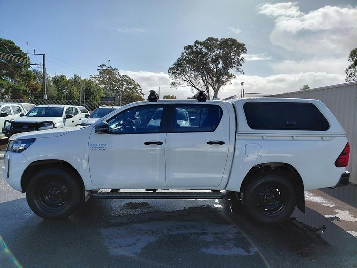 2022 Toyota Hilux SR