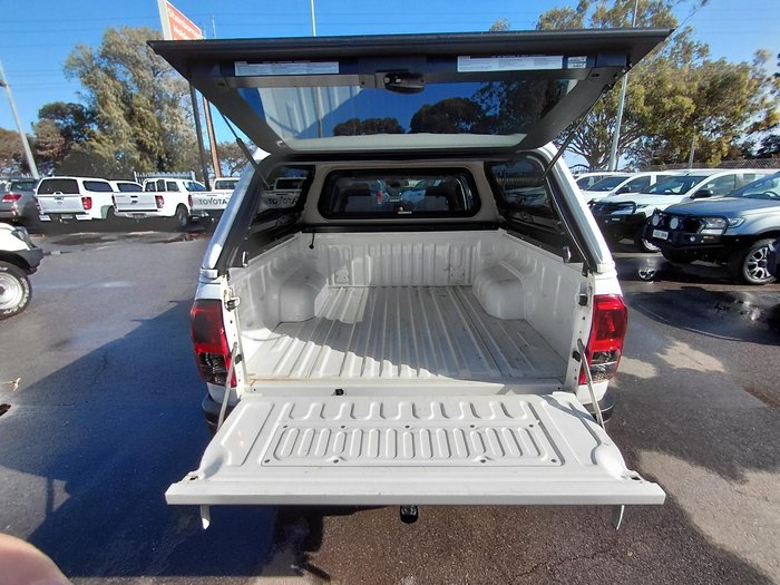 2022 Toyota Hilux SR
