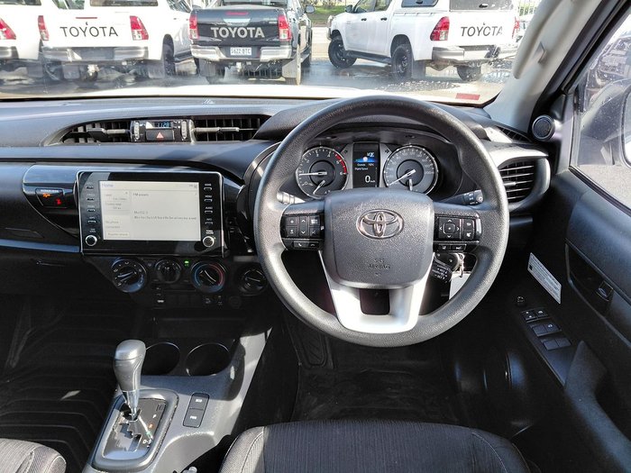 2022 Toyota Hilux SR
