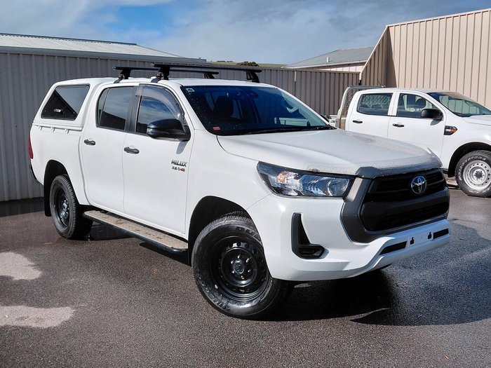 2022 Toyota Hilux SR