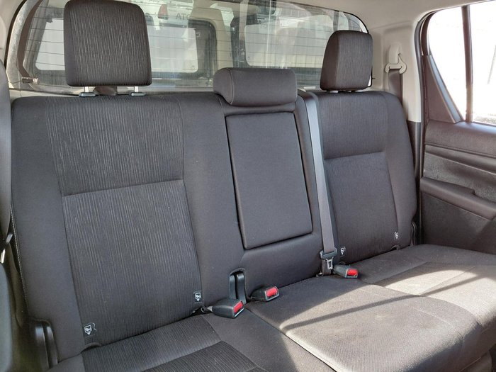 2022 Toyota Hilux SR