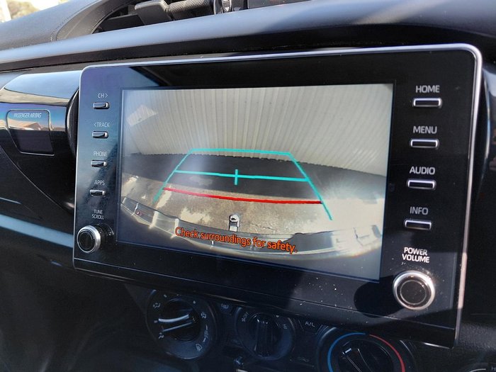 2022 Toyota Hilux SR