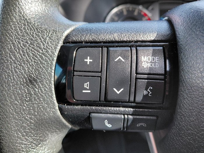 2022 Toyota Hilux SR