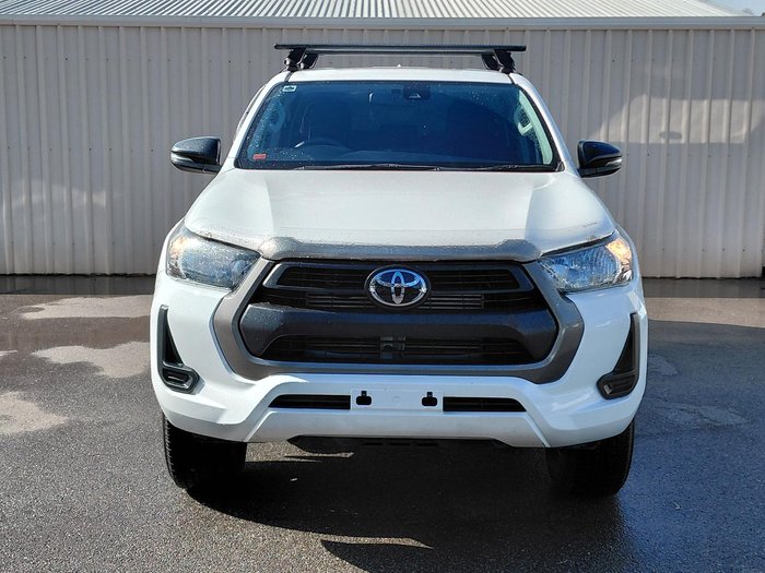 2022 Toyota Hilux SR