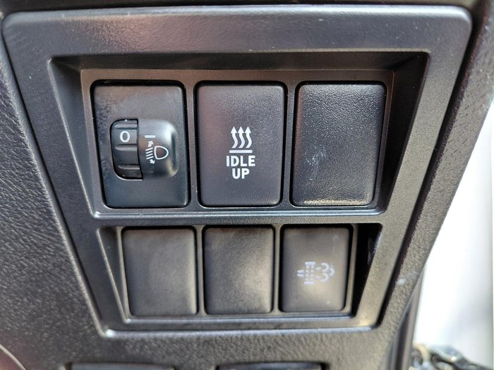 2022 Toyota Hilux SR