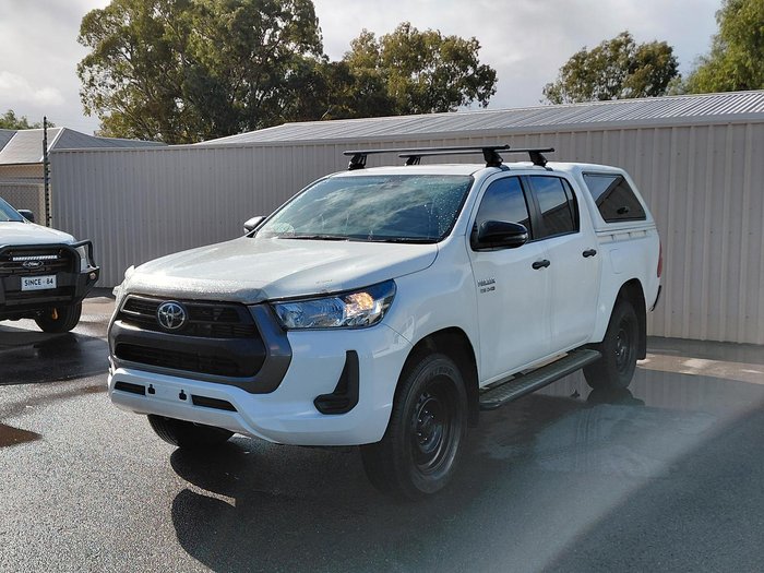 2022 Toyota Hilux SR