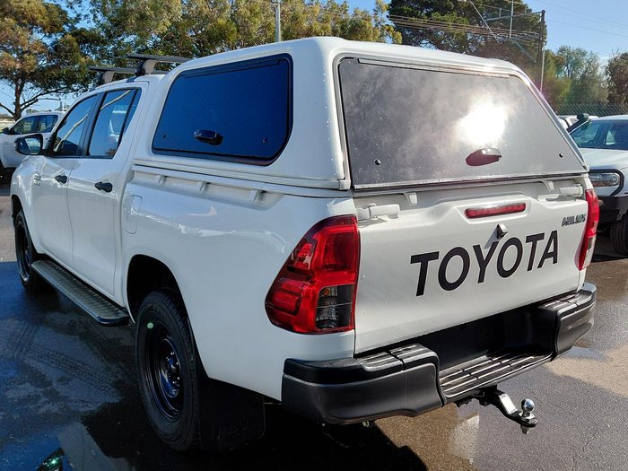 2022 Toyota Hilux SR