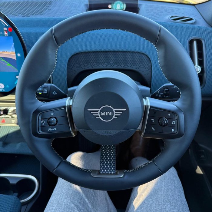 2024 MINI Countryman SE Favoured