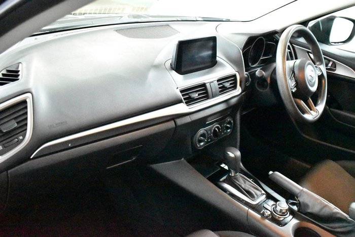 2018 Mazda 3 Neo Sport