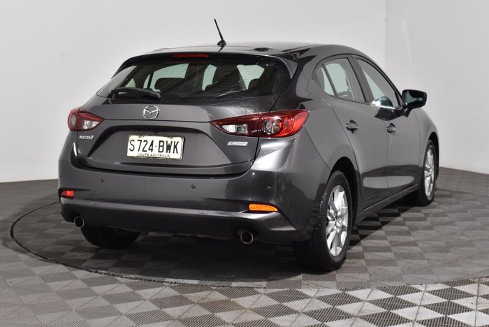 2018 Mazda 3 Neo Sport