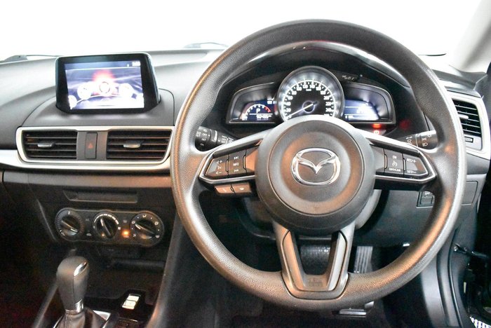2018 Mazda 3 Neo Sport
