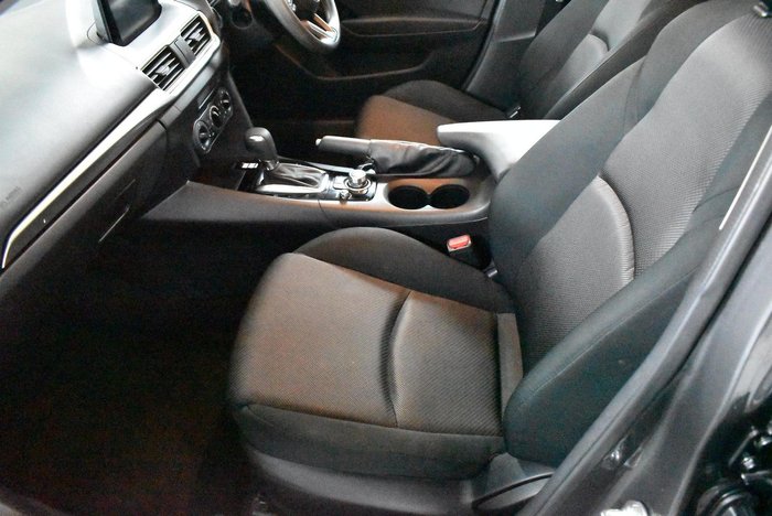 2018 Mazda 3 Neo Sport