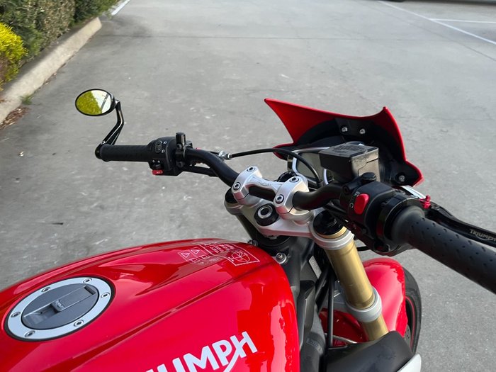 2016 Triumph STREET TRIPLE 660