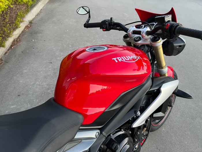 2016 Triumph STREET TRIPLE 660