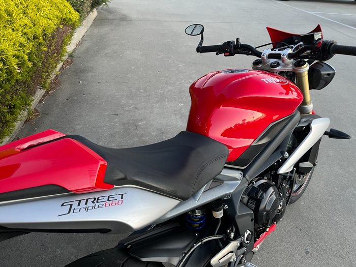2016 Triumph STREET TRIPLE 660