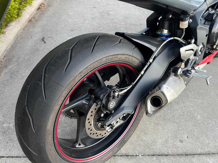 2016 Triumph STREET TRIPLE 660