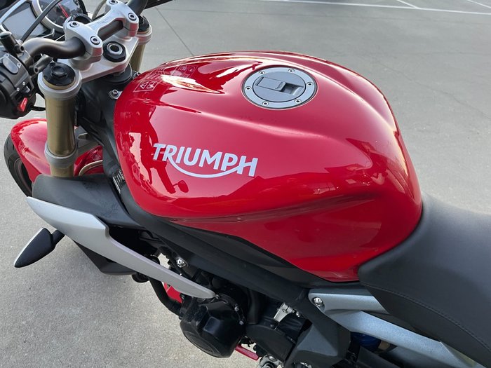 2016 Triumph STREET TRIPLE 660