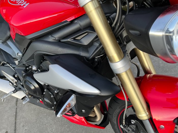 2016 Triumph STREET TRIPLE 660