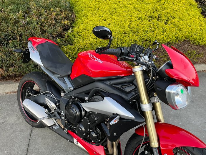 2016 Triumph STREET TRIPLE 660