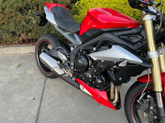 2016 Triumph STREET TRIPLE 660