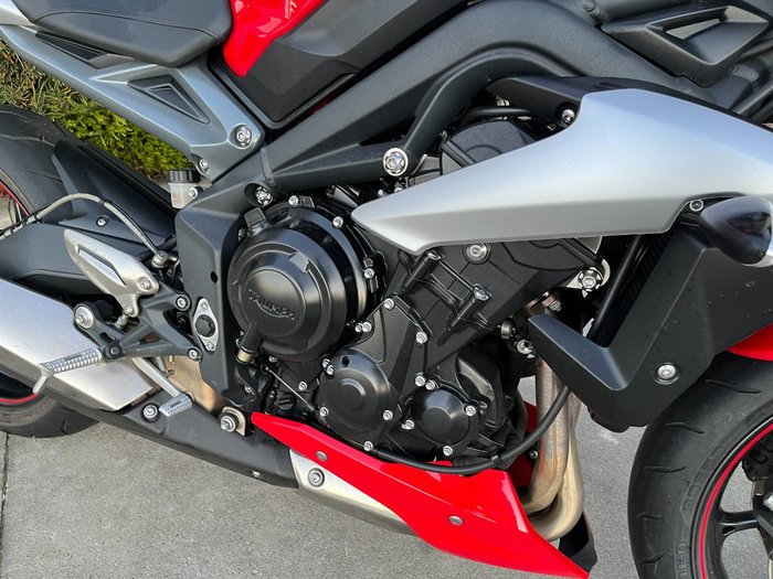 2016 Triumph STREET TRIPLE 660
