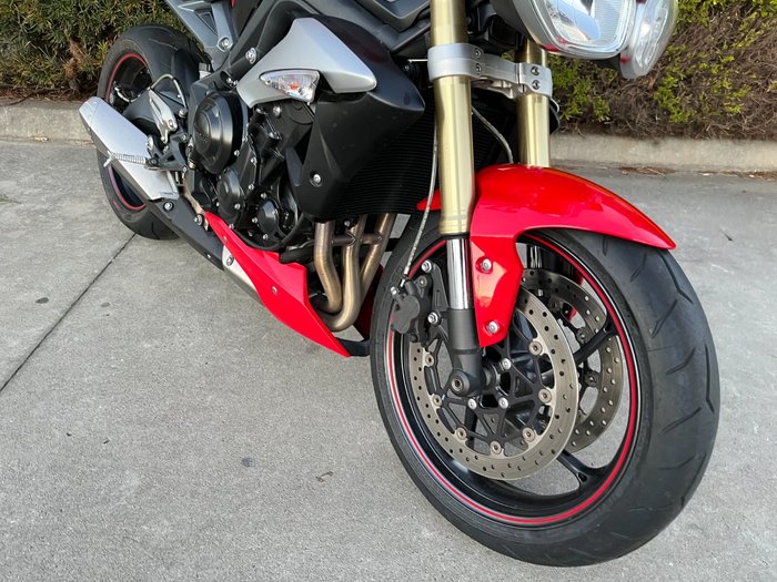 2016 Triumph STREET TRIPLE 660