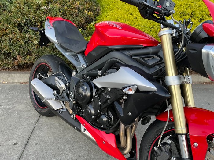 2016 Triumph STREET TRIPLE 660