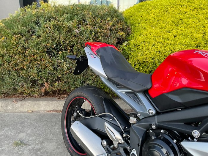 2016 Triumph STREET TRIPLE 660