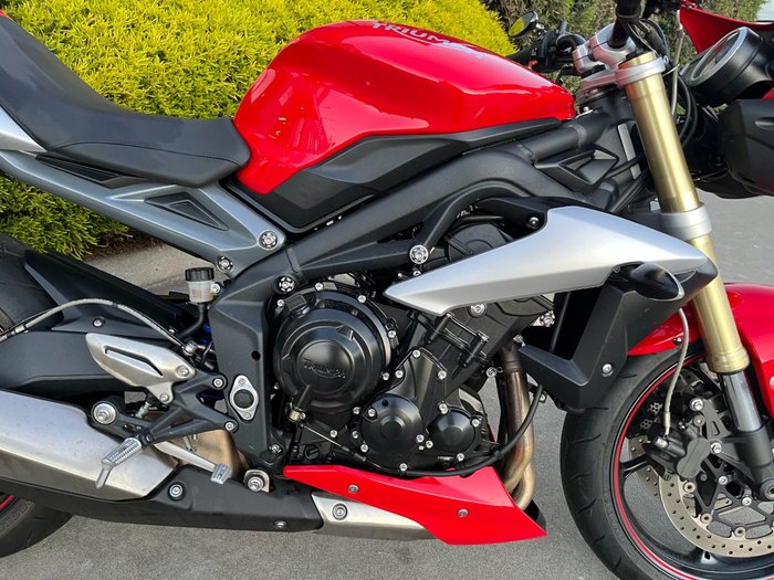 2016 Triumph STREET TRIPLE 660