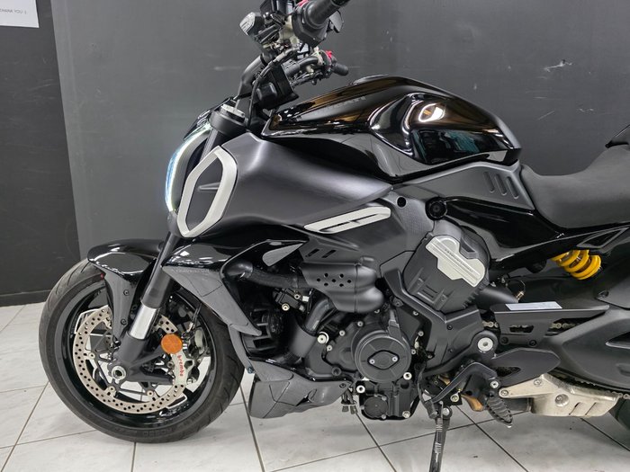 2024 DUCATI DIAVEL V4 Black