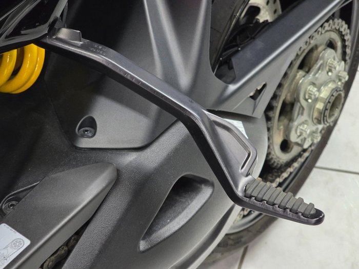 2024 DUCATI DIAVEL V4 Black